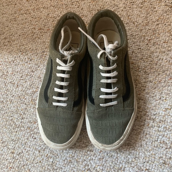 Vans Embossed Old Skool Platform Sneaker - Picture 3 of 4